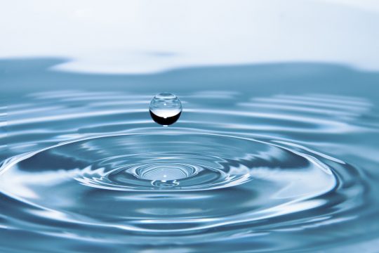 clean-drop-of-water-liquid-40784